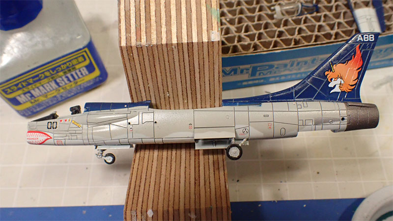 デカールを貼った機体