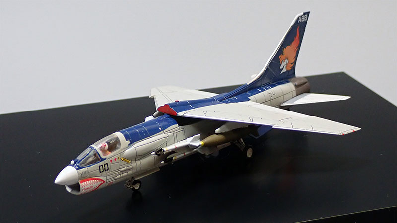 F-8E crusader 1/144