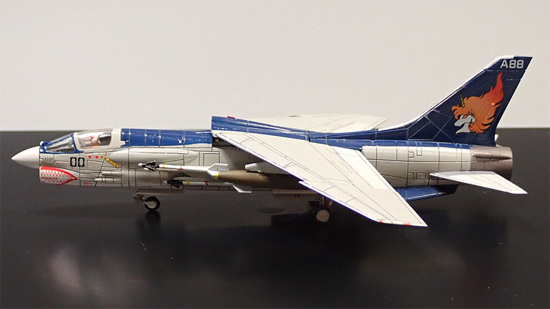 F-8E crusader 1/144