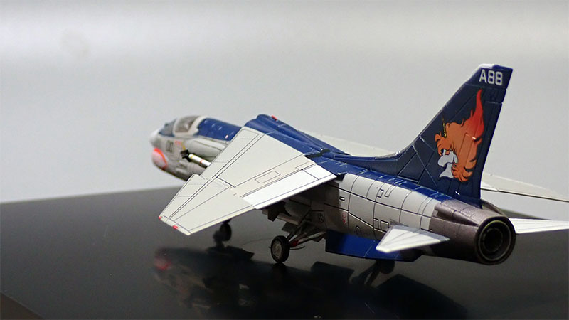 F-8E crusader 1/144